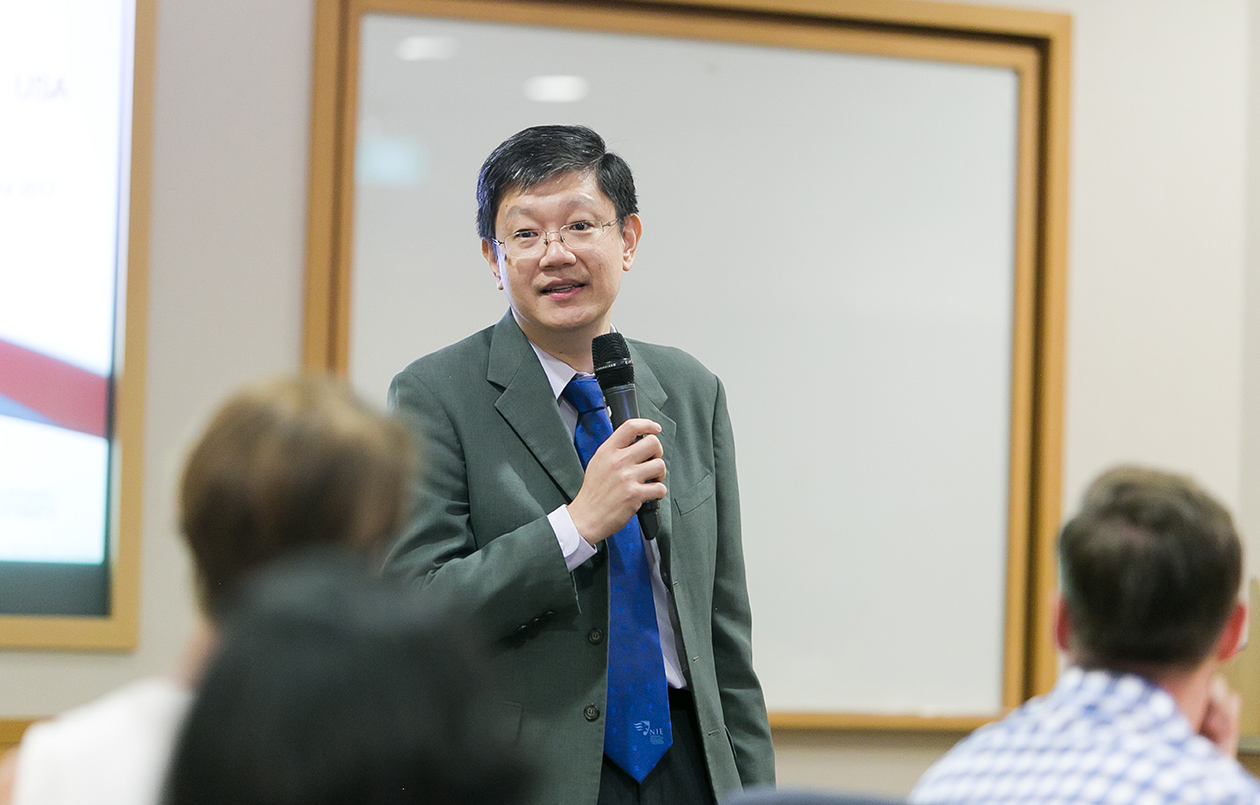 Singapore’s Pak Tee Ng, author of Learning from Singapore: The Power of Paradoxes, speaking to a group.